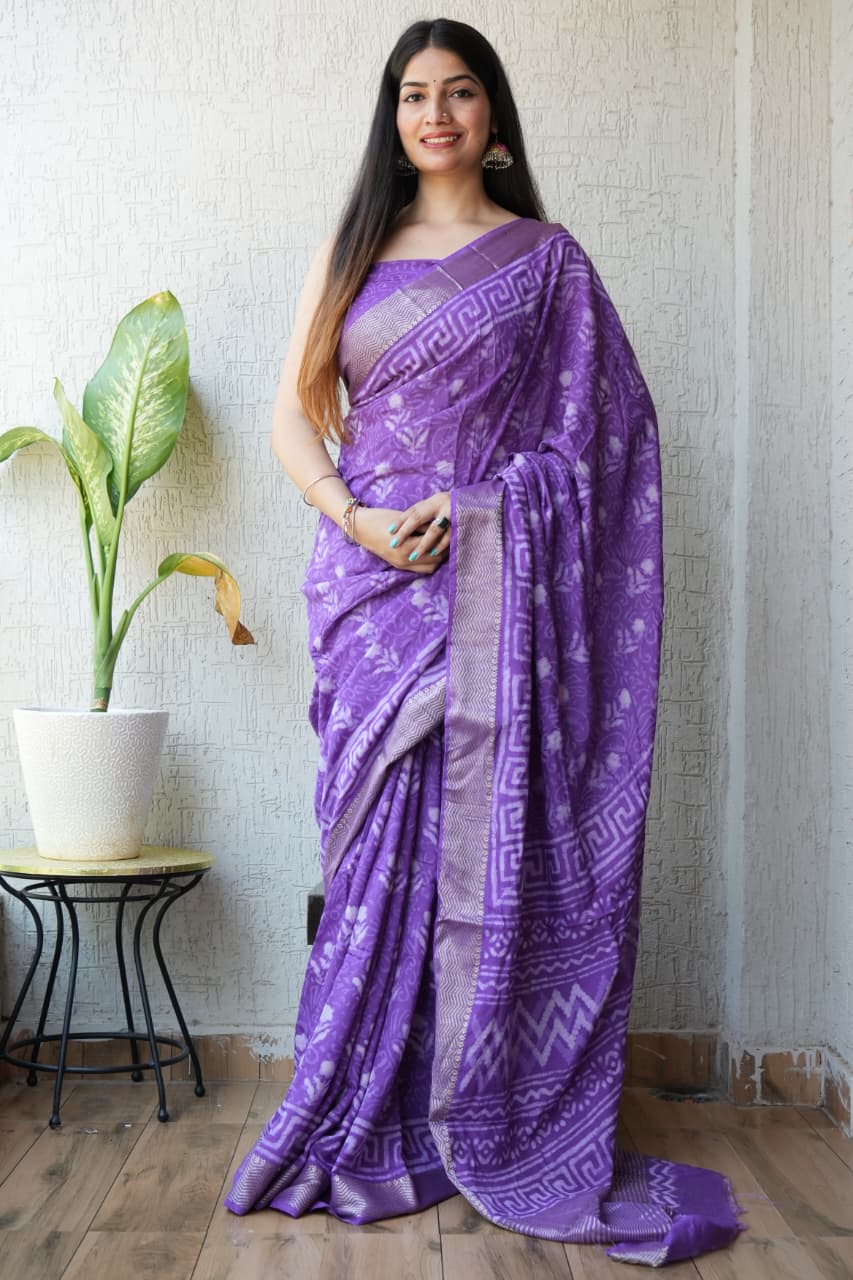 Elegant Look Geecha Border Saree