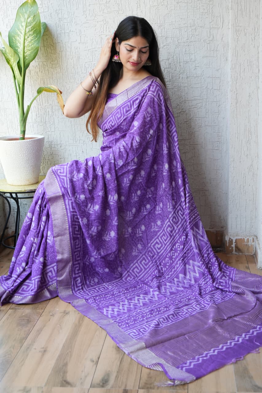 Elegant Look Geecha Border Saree