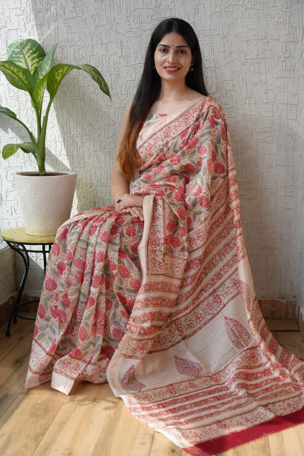 Classic Handloom Maheshwari Saree with Blouse