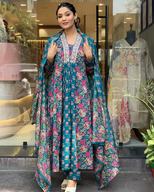 Nack Full Embroidery Work Kurti Panti With Duptta