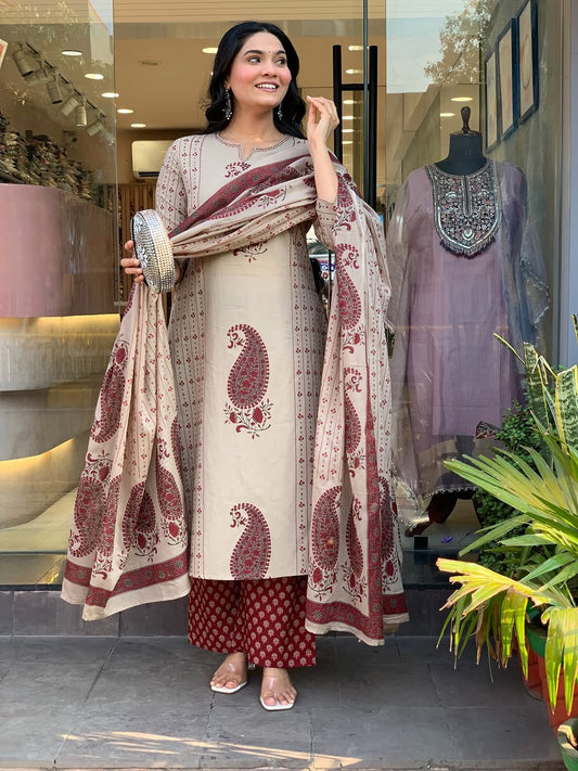 New straight kurta 3 pcs set with new style in machin print