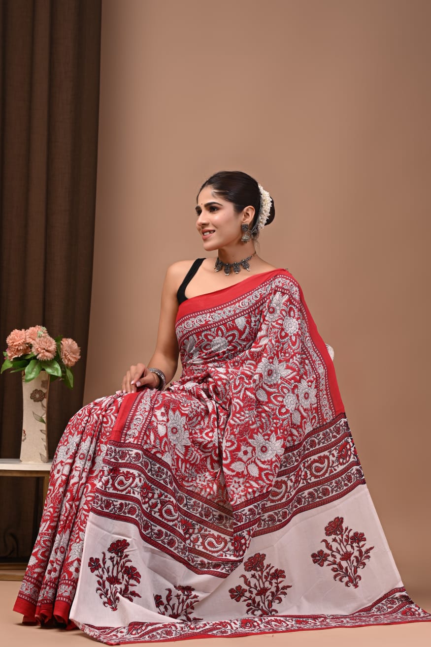 Comfortable cotton mul saree, graceful look all day.