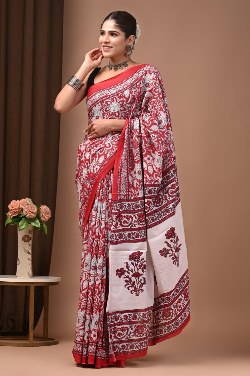Summer-perfect cotton mulmul saree with blouse piece.