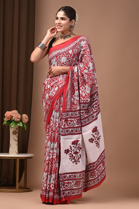 Summer-perfect cotton mulmul saree with blouse piece.