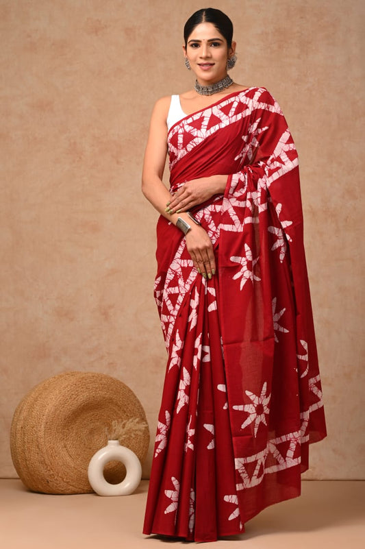 Comfort-wear mul cotton saree, effortlessly stylish.