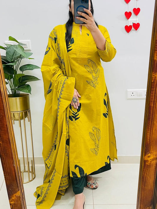 Yellow Traditional Pure Cotton Kurti Pant Set - vimusarees