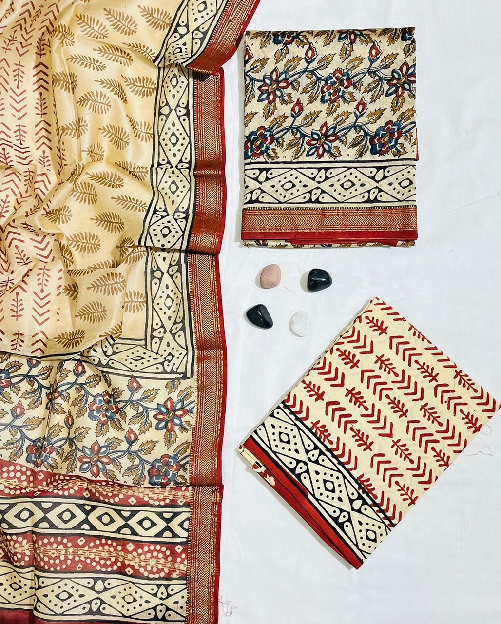 Handwoven Maheshwari Silk Suit with Elegant Zari Work