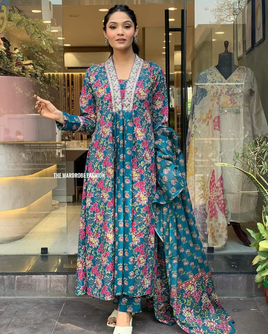 Nack Full Embroidery Work Kurti Panti With Duptta