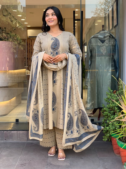 New straight kurta 3 pcs set with new style in machin  print