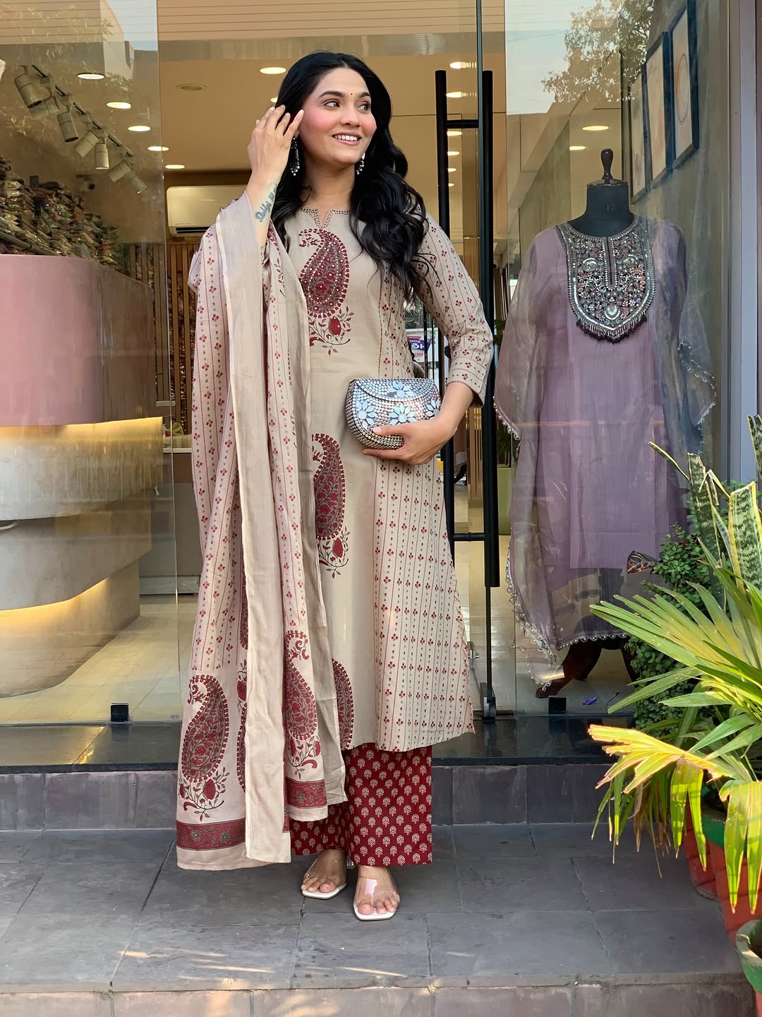 New straight kurta 3 pcs set with new style in machin  print