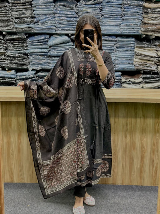 black printed Anarkali kurti is stylish
