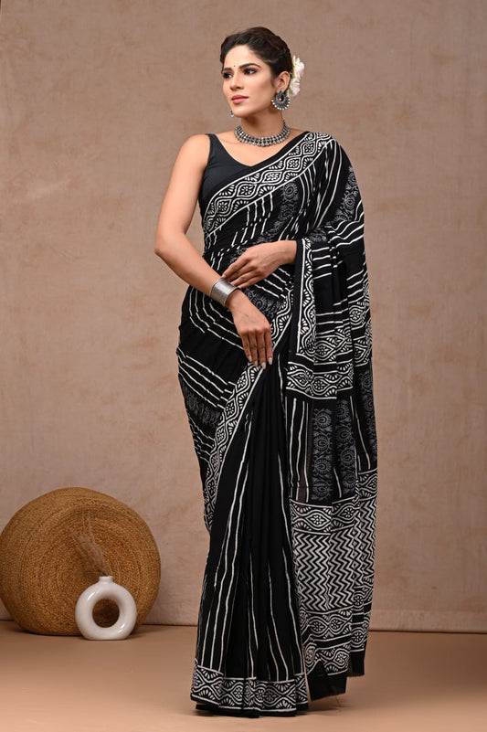 Naturally soft mulmul saree, pure cotton statement wear.