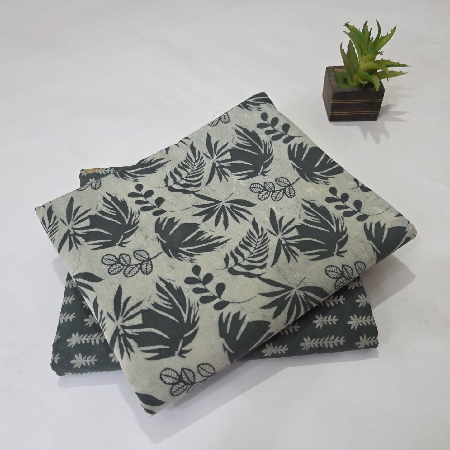 New Arrival Cotton Mix Match Combo Suit for Women